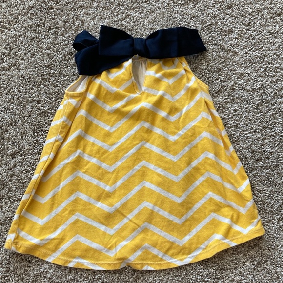 Two tunic-style tops (Carter’s , Maggie & Zoe), 12 months size - Picture 4 of 15